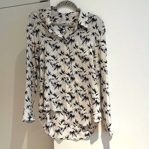 Equipment 100% silk black and white long sleeve button up collared blouse top